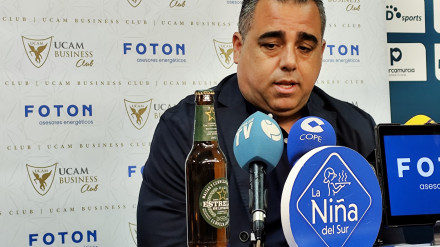 UCAM CF presenta a Germán Crespo