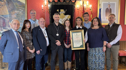 El Ayuntamiento de Jaca recibe el título de Hermano Mayor Honorario