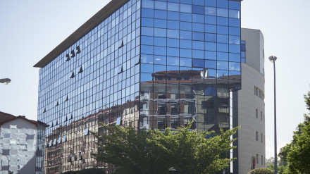 Fachada del Palacio de Justicia de Pamplona.