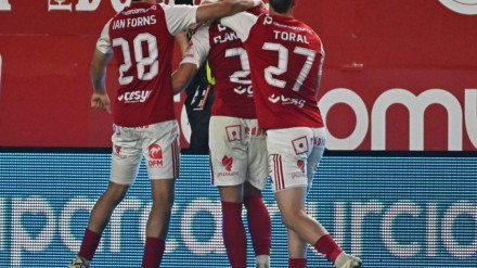 El Real Murcia sigue vivo en la pelea por el ascenso directo