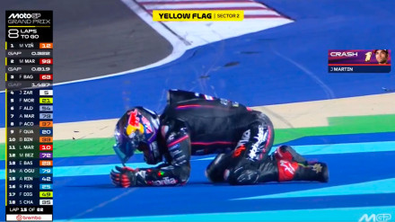 El español volvía tras perderse las tres primeras carreras por lesión y ha vuelto a irse al suelo.