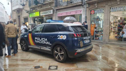 Policía Nacional en la calle Real de A Coruña