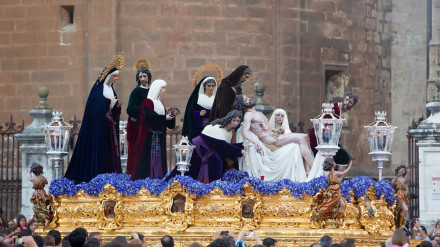 Lunes Santo pasado por agua: El Museo, Santa Marta, Vera Cruz y Las Penas suspenden su salida por la lluvia y Las Aguas se vuelve