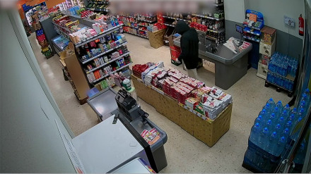 Vídeos de varios robos en Farmacia o Supermercado