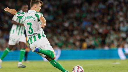 August 15, 2024, Sevilla, Spain: Diego Llorente (Real Betis) seen in action during LaLiga EASPORTS game between teams of Real Betis Balompie and Girona FC at Estadio Benito Villamarin. Final Score; Real betis 1-1 Girona FC. (Credit Image: © Maciej Rogowski/SOPA Images via ZUMA Press Wire)