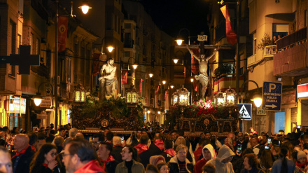 El Cristo de la Sangre y Jesús de la Penitencia, durante el encuentro del Paso Encarnado en Lorca