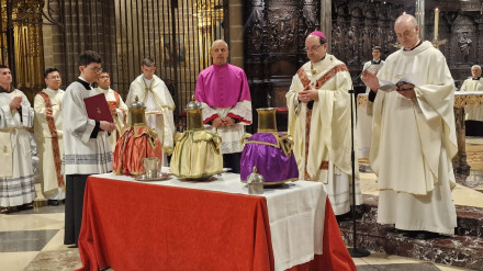 El Arzobispo en la Misa Crismal en Pamplona ante 175 sacerdotes