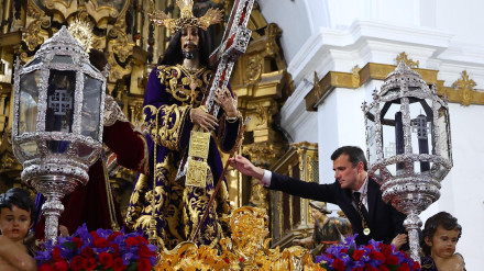 Imposición del bastón de mando al Nazareno