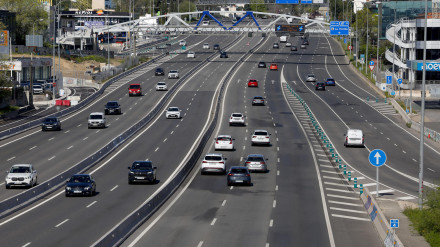 Muchos conductores adelantan el regreso de Semana Santa, con retenciones hacia Madrid