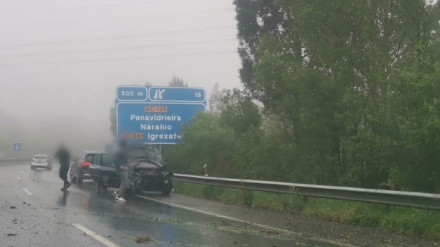 El vehículo accidentado en San Sadurniño