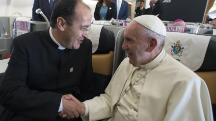 Monseñor Pulido junto al Papa Francisco