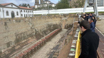 Una de las visitas al Dique de la Campana, en el Arsenal Militar