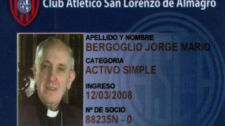 Imagen del carnet de socio de San Lorenzo de Almagro del Papa Francisco