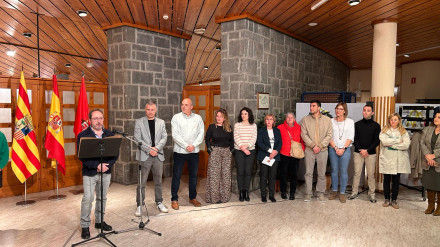 Inauguración de la exposición sobre los 40 años de deportes tradicionales y barra aragonesa