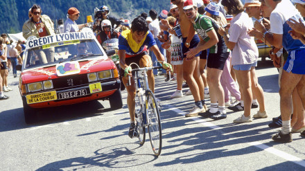 Lucho Herrera, durante el Tour de Francia de 1984