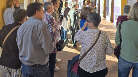 Asistentes a la inauguración de la exposición en la Mezquita-Catedral