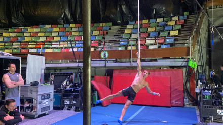 Preparación para el espectáculo Corteo del Circo del Sol en el Coliseum
