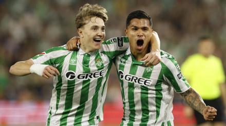 El Betis celebra el gol de Jesús Rodríguez al Valladolid