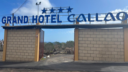 Entrada del Hotel Callao Sport