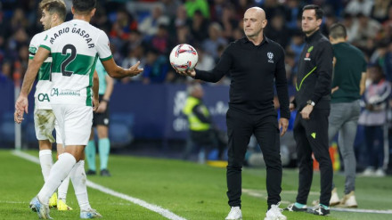 Calero, en el partido de la primera vuelta ante el Elche que acabó 1-1