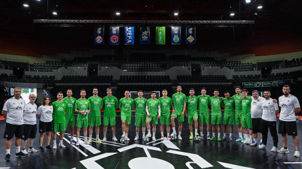 El Illes Balears Palma Futsal posa en la pista de Le Mans