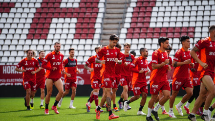 El Real Murcia prepara el partido ante el Antequera en NC