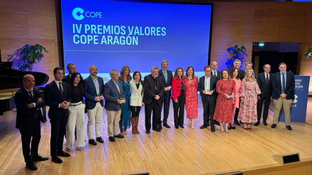 Foto de familia de los premiados en la gala de los IV Premios Valores.