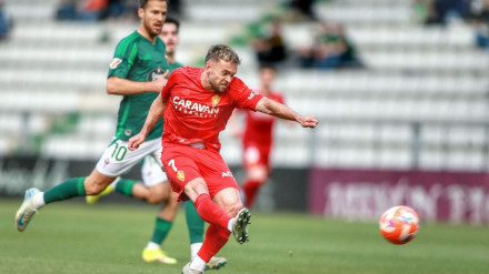 Soberón golpea a puerta ante el Racing de Ferrol.