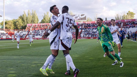 El Albacete derrota al Huesca en el descuento (LaLiga)