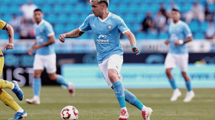 Álex Gallar ante el Alcorcón