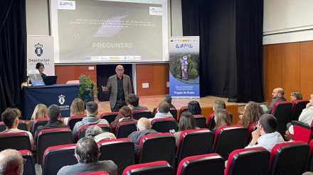 Xosé Regueira, vicepresidente de la Diputación, se refirió a la importancia de la planificación turística