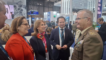 Córdoba se posiciona como provincia clave en el desarrollo de proyectos derivados de la industria de defensa.La provincia de Córdoba se posiciona como clave para el desarrollo de proyectos derivados de la industria de defensa y así lo muestran las empresas cordobesas presentes en la Feria Internacional de Defensa y Seguridad de España (Feindef), que se celebra estos días en Madrid, donde abogan por el empleo de calidad y las oportunidades de crecimiento vinculados a dicha industria y Córdoba está presente con un amplio programa de actividades que pone el foco en mostrar el potencial logístico, industrial y estratégico de la ciudad para la atracción de empresas vinculadas a este ámbito, con el elemento tractor que supone la Base Logística del Ejército de Tierra (BLET).POLITICA ANDALUCÍA ESPAÑA EUROPA CÓRDOBASUBDELEGACIÓN DEL GOBIERNO