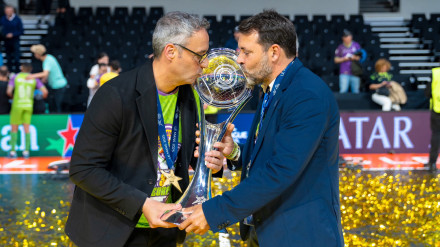 Vadillo y Tirado con la tercera Champions