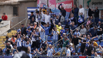 Afición balearica en Teruel, el presidente Volckmann entre ellos