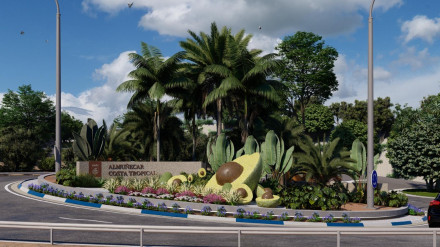 El "Gran eje verde" de Almuñécar avanza en la remodelación de las rotondas de acceso a la localidad