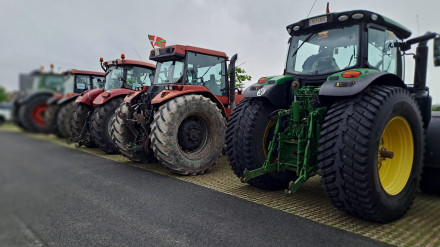 Tractores preparados para la concentración