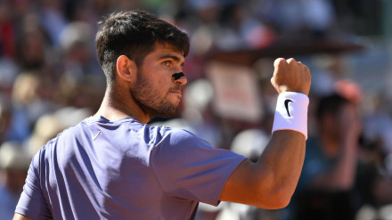 Carlos Alcaraz celebra un punto contra Lorenzo Musetti