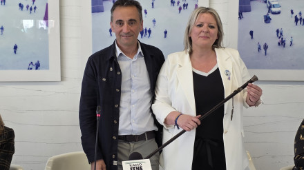 Sandra Permuy, a la derecha, con el edil Manuel Polo