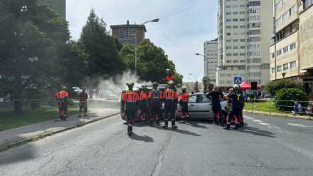 Uno de los momentos de los ejercicios desarrollados este sábado en Caranza