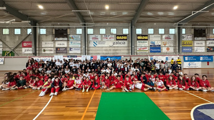 Los alumnos y profesores participantes en este desafío