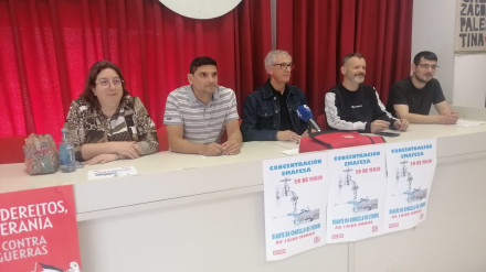 Integrantes del comité de empresa de Emafesa en los locales de la CIG