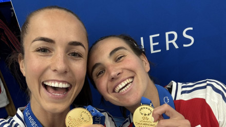 Mariona Caldentey junto a su compañera Lia Wälti
