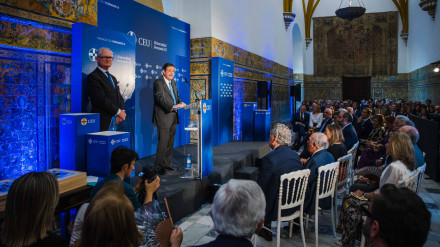 La Universidad CEU Fernando III entrega sus premios a la excelencia y al compromiso social