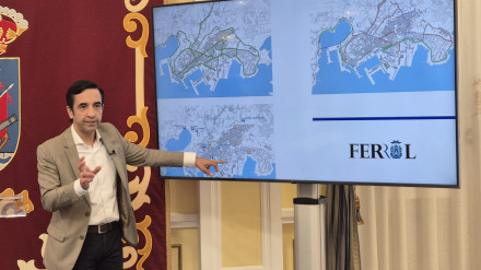 Rey Varela explicando que recoge el nuevo documento de movilidad