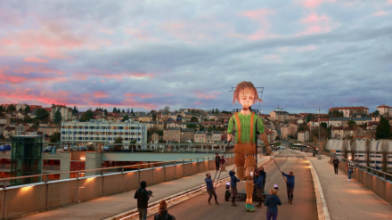 El espectáculo itinerante 'Mo y la cinta roja' comenzará a las 22:00 horas