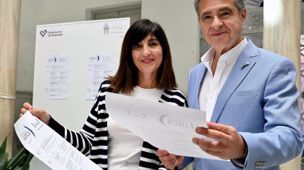 La diputada de Cultura y Educación de la Diputación de Granada, Pilar Caracuel, junto al director del Patronato Federico García Lorca, Juan Castilla