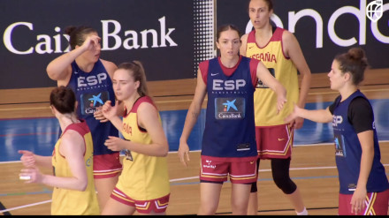 Helena Pueyo en un entrenamiento con España en Mallorca