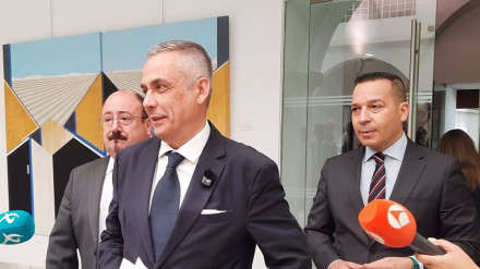 Diputados de Vox a la salida del pleno en el que Gallardo ha tomado posesión como diputado