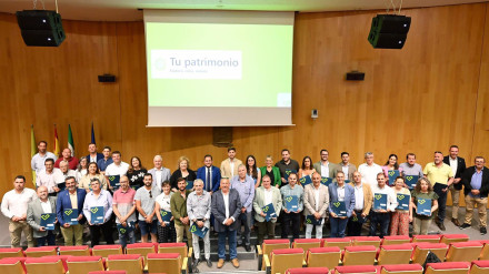 Entrega de convenios para rutas patrimoniales en la Diputación de Granada