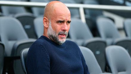 Pep Guardiola,cariacontencido durante su mala temporada con el Manchester City